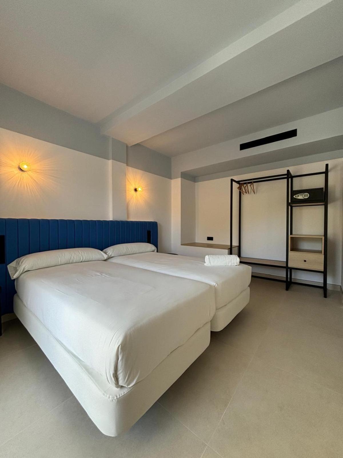 Apartamentos Sofia Es Cana Kültér fotó