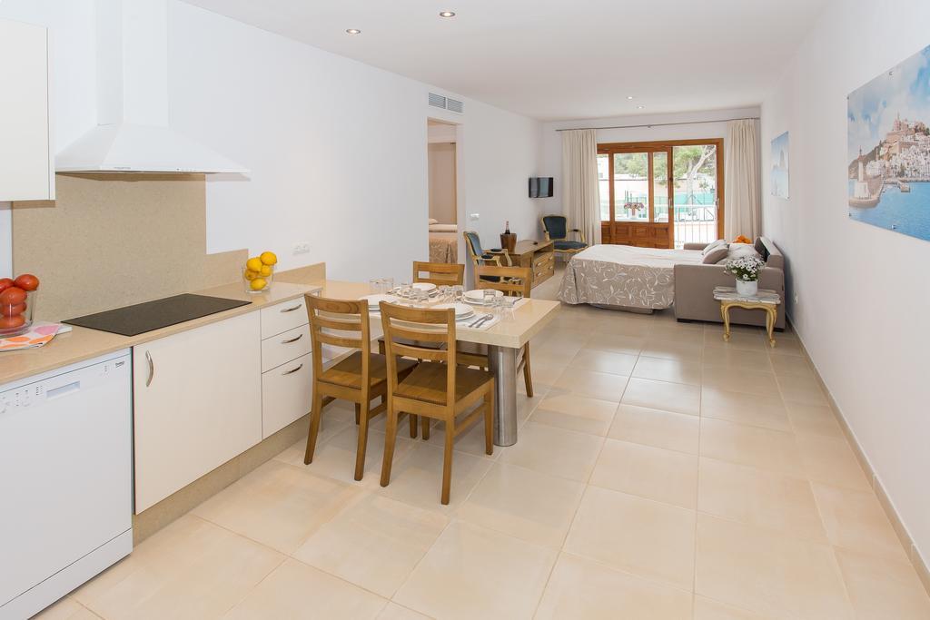 Apartamentos Sofia Es Cana Kültér fotó