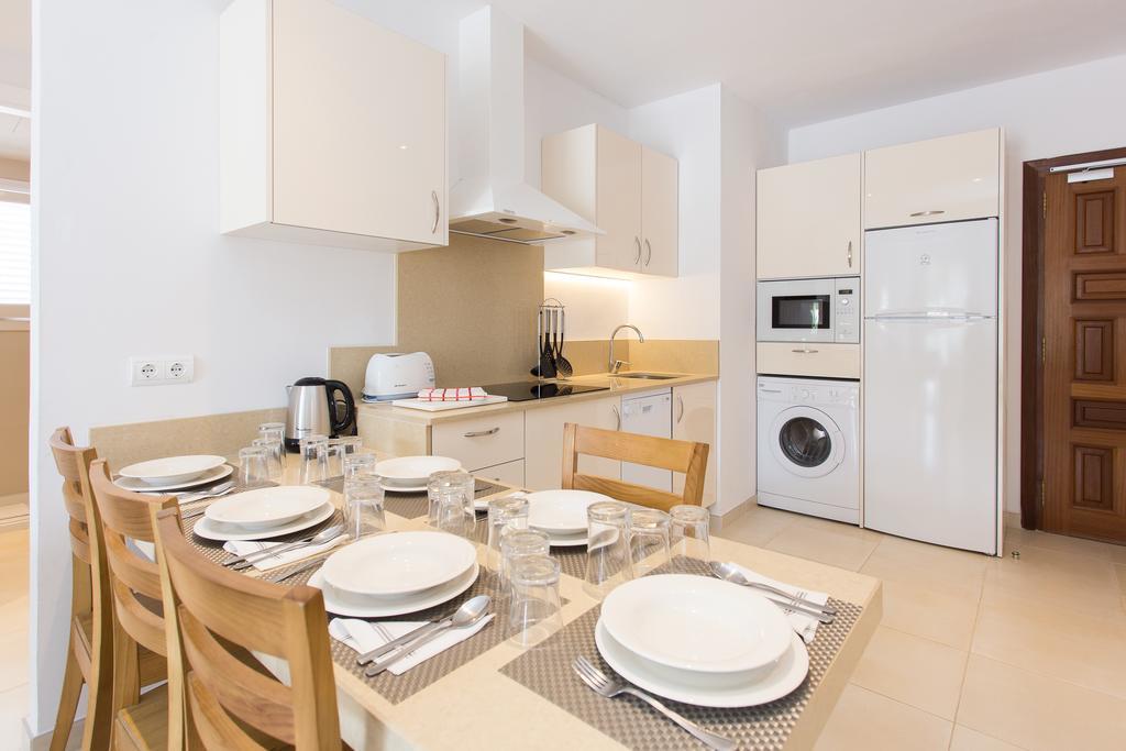 Apartamentos Sofia Es Cana Kültér fotó