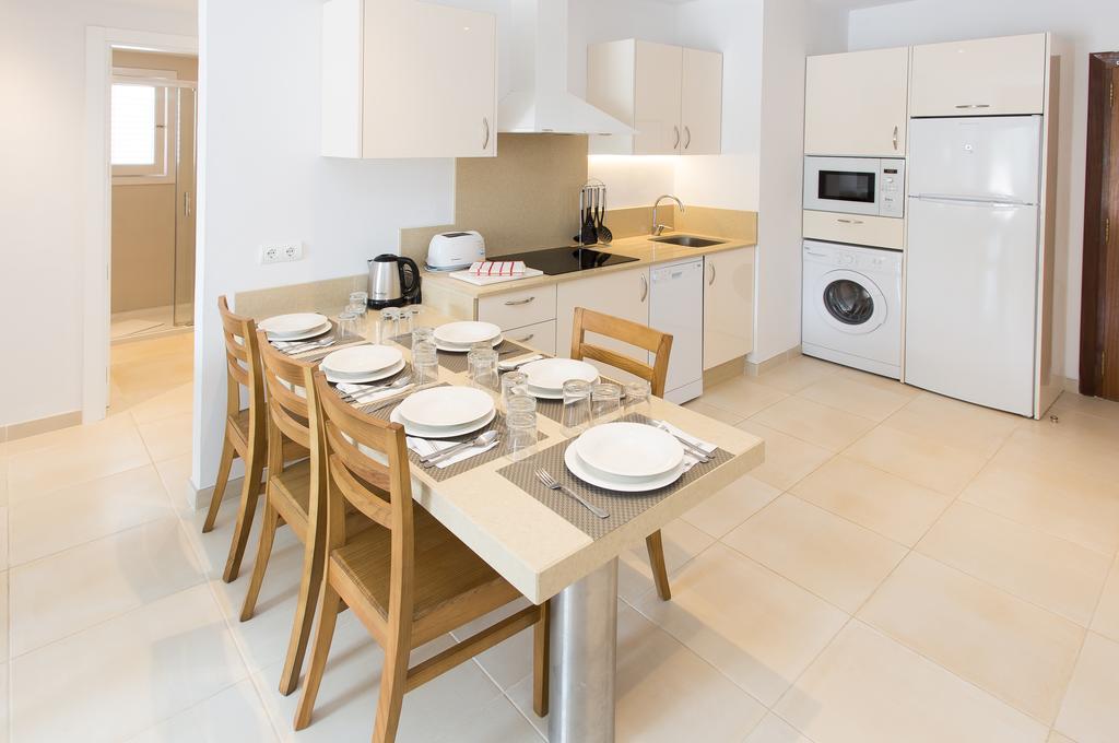 Apartamentos Sofia Es Cana Kültér fotó